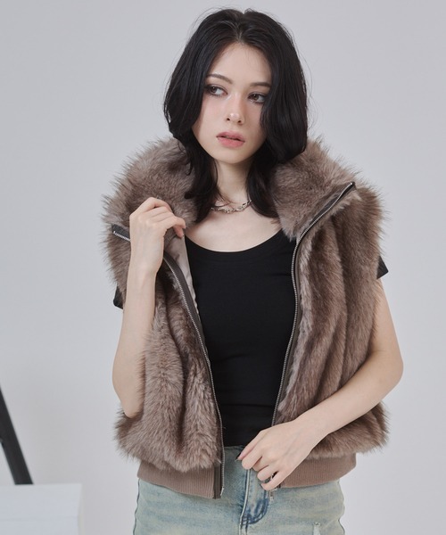 ENVYM(アンビー)の「ショート丈ダブルジップファーベスト(ベスト・レディース・グレー/ベージュ・FREE)」の4枚目の写真