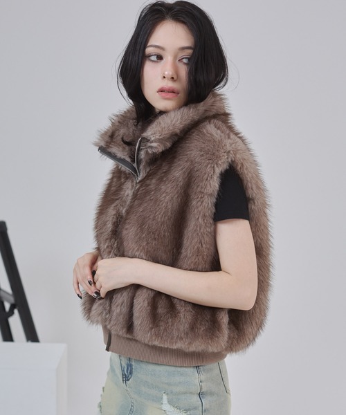 ENVYM(アンビー)の「ショート丈ダブルジップファーベスト(ベスト・レディース・グレー/ベージュ・FREE)」の8枚目の写真