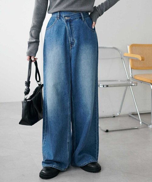 DISCOAT（ディスコート）の「ライトオンスデニムワイドパンツ（デニムパンツ・レディース・ブラック/ブルー・SMALL/MEDIUM/LARGE）」の2枚目の写真