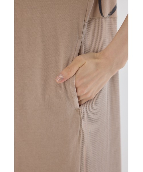 RODEO CROWNS WIDE BOWL（ロデオクラウンズワイドボウル）の「2way ワッフルコンビカットロングワンピース（ワンピース・レディース・ベージュ/オレンジ/ブラック・FREE）」の4枚目の写真