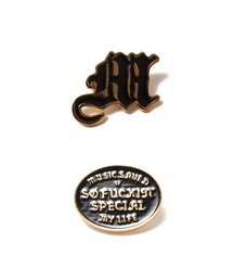 MSML（エムエスエムエル）の「M LOGO PINS（バッジ）」