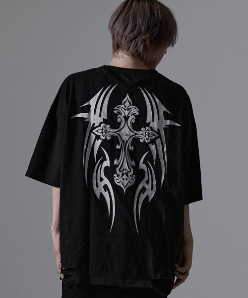 SILVER BULLET(シルバーバレット)の「『PSYCHO NATION/サイコネーション』トライバルスタッズクロスTEE(Tシャツ/カットソー・メンズ・ブラック/グレー・L/M)」の3枚目の写真