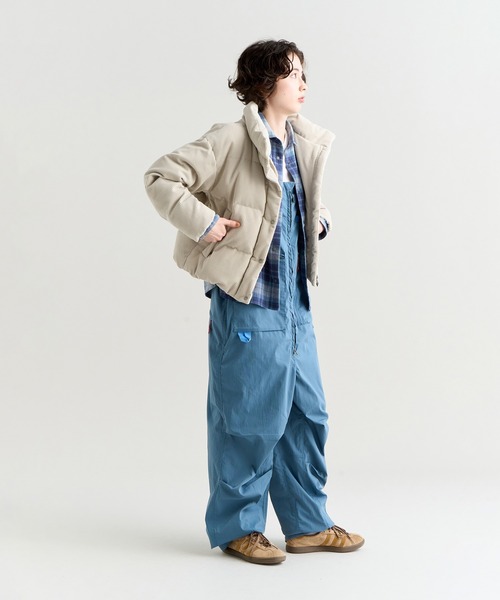 NANGA（ナンガ）の「CORDUROY SHORT DOWN JACKET W/コーデュロイショートダウンジャケット (ウィメンズ)（ダウンジャケット/コート・レディース・ブラック/アイボリー/キャメル/カーキ・L/S/M）」の12枚目の写真
