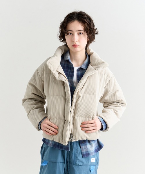 NANGA（ナンガ）の「CORDUROY SHORT DOWN JACKET W/コーデュロイショートダウンジャケット (ウィメンズ)（ダウンジャケット/コート・レディース・ブラック/アイボリー/キャメル/カーキ・L/S/M）」の5枚目の写真