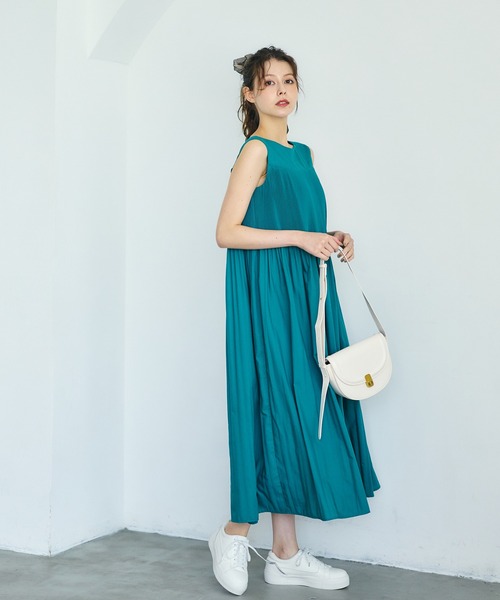 12Twelve Agenda(トゥエルブ アジェンダ)の「シアー消しプリーツワンピース(ワンピース・レディース・ブラウン/グリーン/ブラック・M)」の6枚目の写真