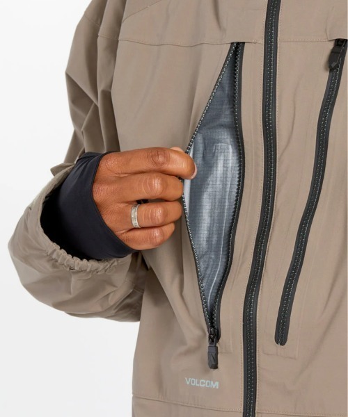 VOLCOM(ボルコム)の「【VOLCOM/ボルコム】 Mens Guch Stretch Gore Jacket /ゴアテックスストレッチスキースノーボードジャケット(その他アウター・メンズ・ベージュ系その他・MEDIUM/LARGE/X-LARGE)」の8枚目の写真