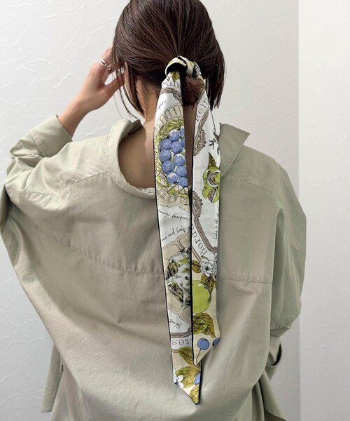 NOLLEY’S（ノーリーズ）の「【manipuri/マニプリ】ベルベット剣先ミニタイ（ネクタイ・レディース・ベージュ系その他3/グリーン系その他3・FREE）」の2枚目の写真