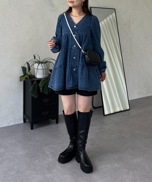 prose verse（プロズヴェール）の「Vネックデニムティアードブラウス（シャツ/ブラウス・レディース・ブルー/ブラック・LARGE/MEDIUM）」の16枚目の写真