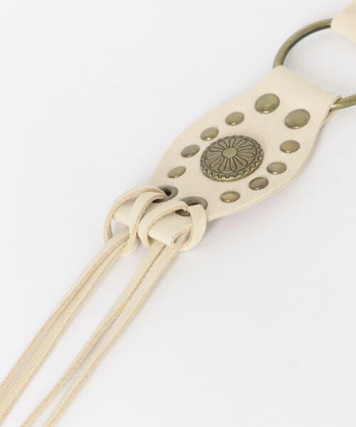 SMELLY(スメリー)の「ウエスタンコンチョベルト(ベルト・レディース・アイボリー・-)」の2枚目の写真