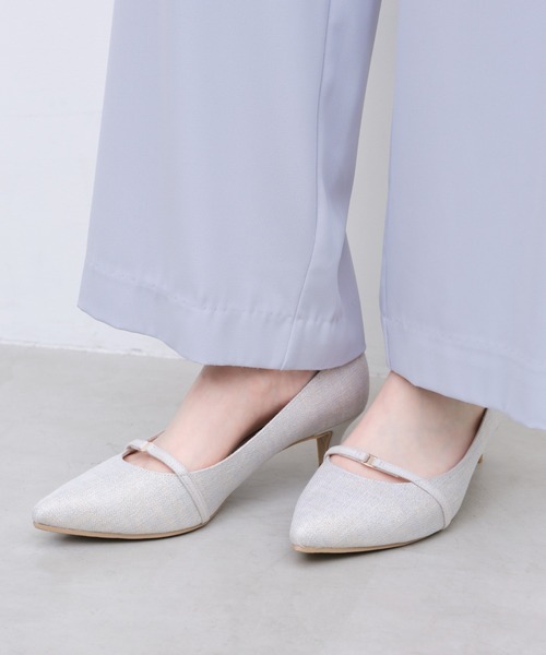 Launa lea(ラウナレア)の「【26春夏】5cmヒールミニゴールドモチーフパンプス(0610)(パンプス・レディース・ブラック/グレー系その他/ネイビー/レッド/ライトベージュ/ミント/ブルー系その他・22.0cm/22.5cm/23.0cm/23.5cm/24.0cm/24.5cm/25.0cm/21.5cm/25.5cm)」の6枚目の写真
