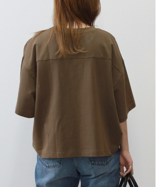 Right-on(ライトオン)の「HONEYSUCKLE ROSE(ハニーサックルローズ)【レディース】【見た目は秋、機能は夏】「インレイ」ショートTシャツ(接触冷感/UVカット)(Tシャツ/カットソー・レディース・オフホワイト/ブラウン/ブラック・S/L/M)」の11枚目の写真