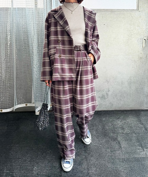 DOUBLE NAME(ダブルネーム)の「後ろボタンゆるダブルジャケット(テーラードジャケット・レディース・パープル系その他/ベージュ系その他/ブラック・FREE)」の7枚目の写真