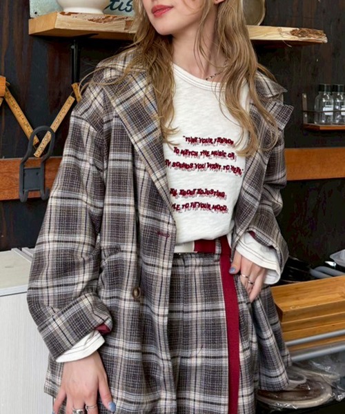 DOUBLE NAME(ダブルネーム)の「後ろボタンゆるダブルジャケット(テーラードジャケット・レディース・パープル系その他/ベージュ系その他/ブラック・FREE)」の11枚目の写真