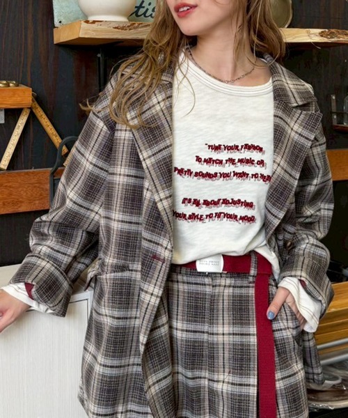 DOUBLE NAME(ダブルネーム)の「後ろボタンゆるダブルジャケット(テーラードジャケット・レディース・パープル系その他/ベージュ系その他/ブラック・FREE)」の13枚目の写真