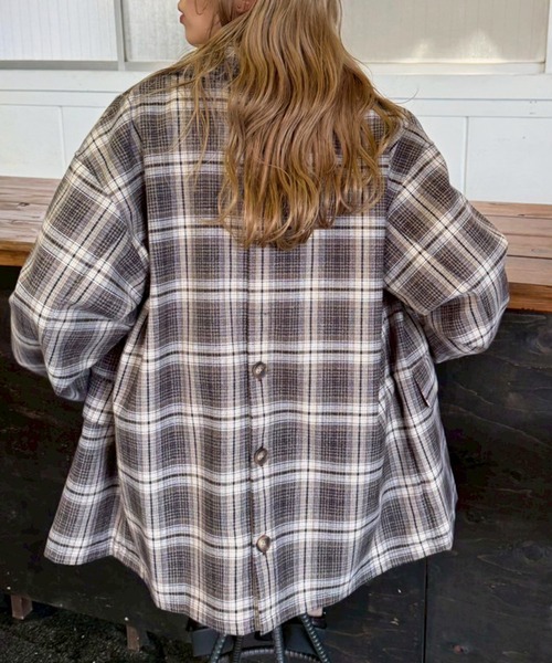 DOUBLE NAME(ダブルネーム)の「後ろボタンゆるダブルジャケット(テーラードジャケット・レディース・パープル系その他/ベージュ系その他/ブラック・FREE)」の10枚目の写真