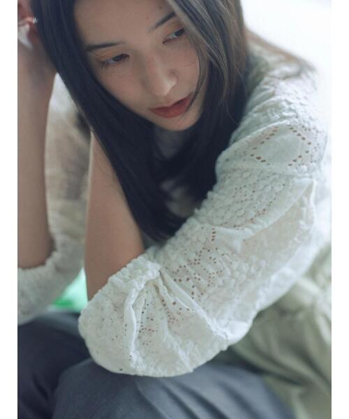 Samansa Mos2 blue（サマンサモスモスブルー）の「花ジャガード7分袖プルオーバー（Tシャツ/カットソー・レディース・オフホワイト/ブラック/プラム・F）」の2枚目の写真