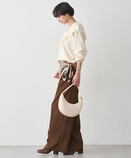 LOUNGEDRESS（ラウンジドレス）の「フリルカラーニット（ニット/セーター・レディース・ブラック/アイボリー/グレー・FREE）」の7枚目の写真