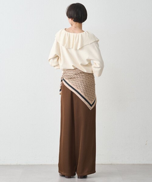 LOUNGEDRESS（ラウンジドレス）の「フリルカラーニット（ニット/セーター・レディース・ブラック/アイボリー/グレー・FREE）」の8枚目の写真