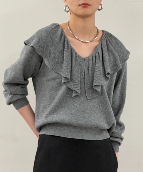 LOUNGEDRESS（ラウンジドレス）の「フリルカラーニット（ニット/セーター・レディース・ブラック/アイボリー/グレー・FREE）」の3枚目の写真