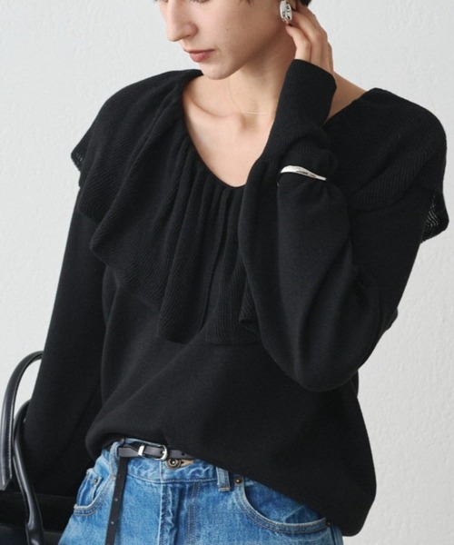 LOUNGEDRESS（ラウンジドレス）の「フリルカラーニット（ニット/セーター・レディース・ブラック/アイボリー/グレー・FREE）」の2枚目の写真