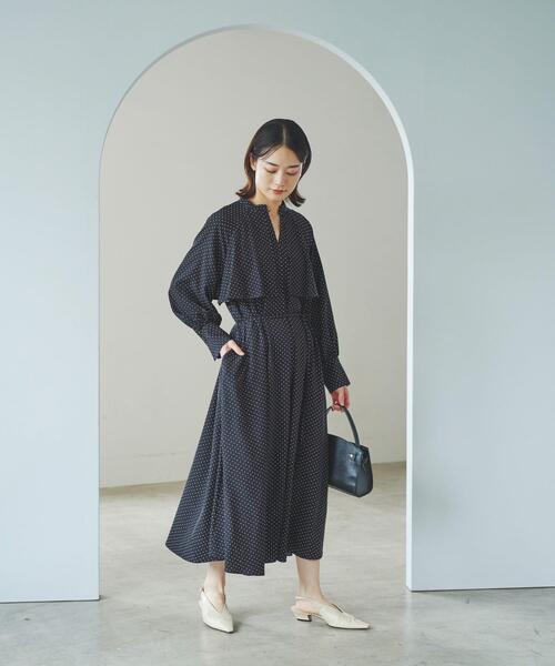 URBAN RESEARCH ROSSO WOMEN(アーバンリサーチ ロッソ)の「『WEB限定』ドットプリントケープワンピース(ワンピース・レディース・ネイビー/ブラック・FREE)」の8枚目の写真