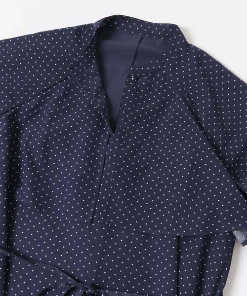 URBAN RESEARCH ROSSO WOMEN(アーバンリサーチ ロッソ)の「『WEB限定』ドットプリントケープワンピース(ワンピース・レディース・ネイビー/ブラック・FREE)」の11枚目の写真