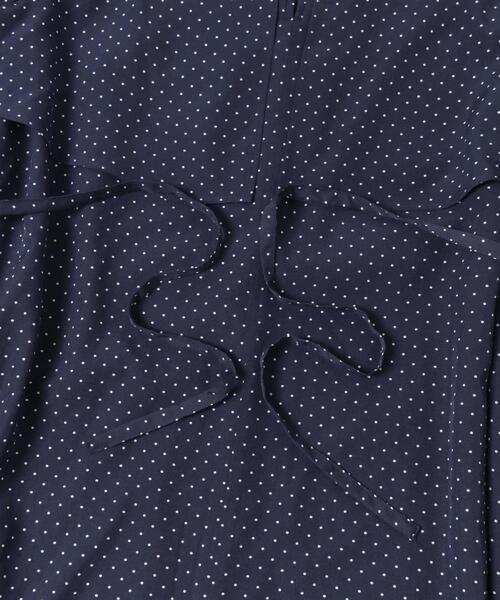 URBAN RESEARCH ROSSO WOMEN(アーバンリサーチ ロッソ)の「『WEB限定』ドットプリントケープワンピース(ワンピース・レディース・ネイビー/ブラック・FREE)」の12枚目の写真