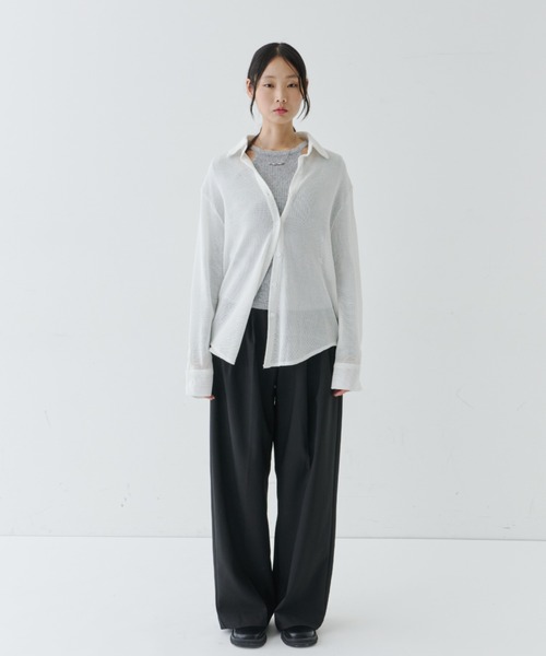 NUJOH(ヌゾ)の「Sheer Knit Shirt / シアーニットシャツ(シャツ/ブラウス・レディース・チャコールグレー/ホワイト/ブラック・FREE)」の4枚目の写真