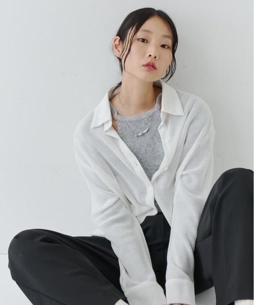 NUJOH(ヌゾ)の「Sheer Knit Shirt / シアーニットシャツ(シャツ/ブラウス・レディース・チャコールグレー/ホワイト/ブラック・FREE)」の22枚目の写真