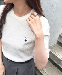 U.S. POLO ASSN.（ユーエスポロアッスン）の「【U.S. POLO ASSN.】ワンポイント刺繍 クルーネックケーブルニット（ニット/セーター）」
