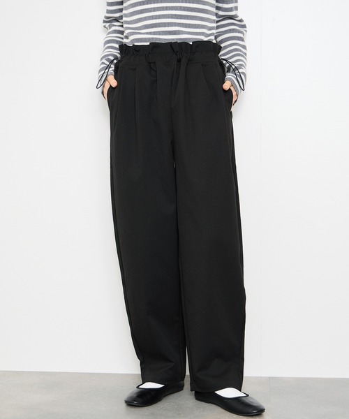Mac-House(マックハウス)の「Idnes ギャバドロストテーパードパンツ(その他パンツ・レディース・グレー/ブラック・M/L)」の1枚目の写真