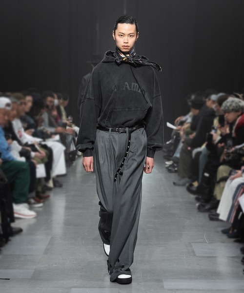 MSML(エムエスエムエル)の「WIDE FLARE SLACKS(スラックス・メンズ・グレー/ブラック・M/L/XL)」の2枚目の写真