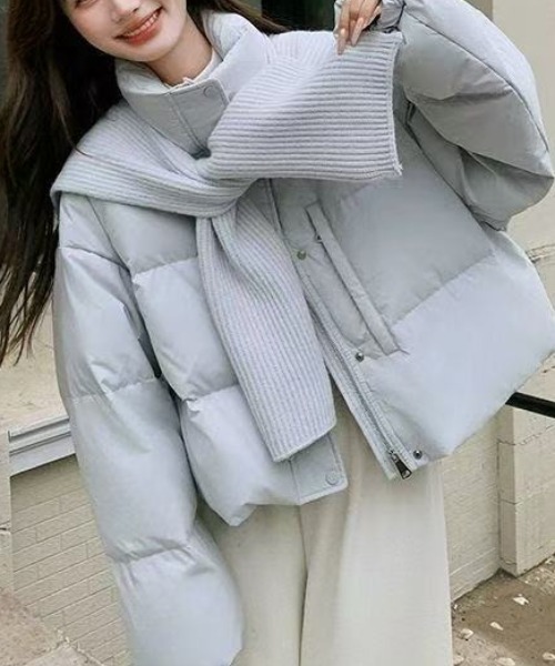 Achic（アシック）の「マフラー付き中綿ジャケット（ブルゾン・レディース・ホワイト/ブラック/ブルー・M）」の3枚目の写真