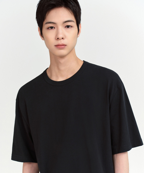 MUSINSA STANDARD（ムシンサスタンダード）の「リラックスフィットクルーネックTシャツ[ブラック]（Tシャツ/カットソー・メンズ・その他・XX-LARGE/XXX-LARGE/SMALL/MEDIUM/LARGE/X-LARGE）」の2枚目の写真