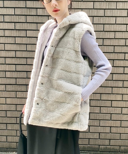 NICOLE white（ニコルホワイト）の「リバーシブルファーベスト（ベスト・レディース・グレー/ブラウン/ベージュ/ブラック・FREE）」の3枚目の写真