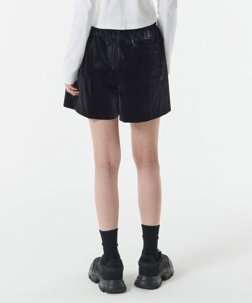 MUSINSA STANDARD WOMAN（ムシンサスタンダードウーマン）の「ウィメンズシャイニーバンディングショーツ[ブラック]（その他パンツ・レディース・その他・30/24/26/28）」の3枚目の写真
