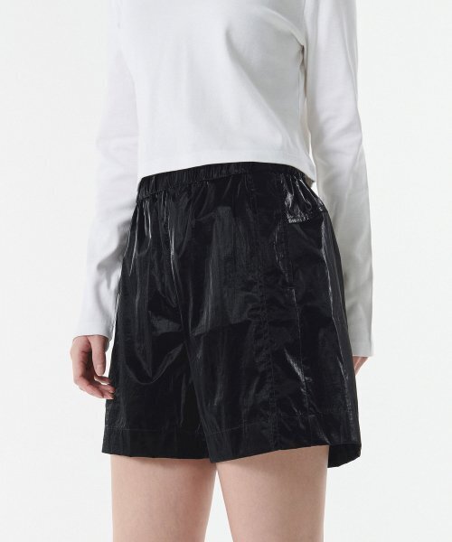 MUSINSA STANDARD WOMAN（ムシンサスタンダードウーマン）の「ウィメンズシャイニーバンディングショーツ[ブラック]（その他パンツ・レディース・その他・30/24/26/28）」の4枚目の写真