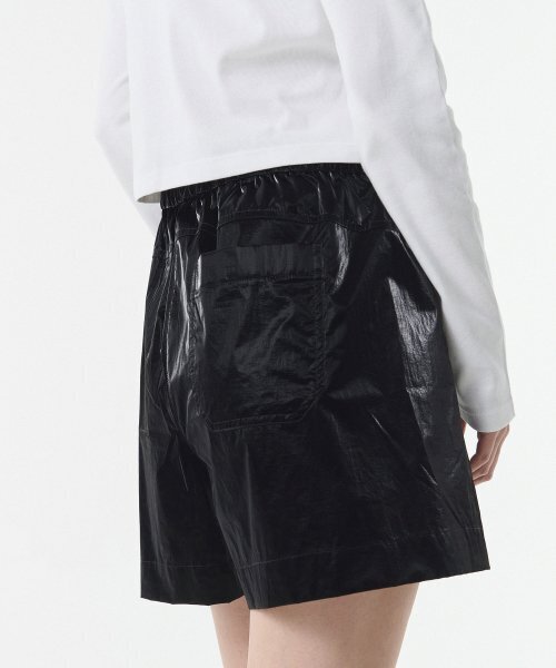 MUSINSA STANDARD WOMAN（ムシンサスタンダードウーマン）の「ウィメンズシャイニーバンディングショーツ[ブラック]（その他パンツ・レディース・その他・30/24/26/28）」の5枚目の写真