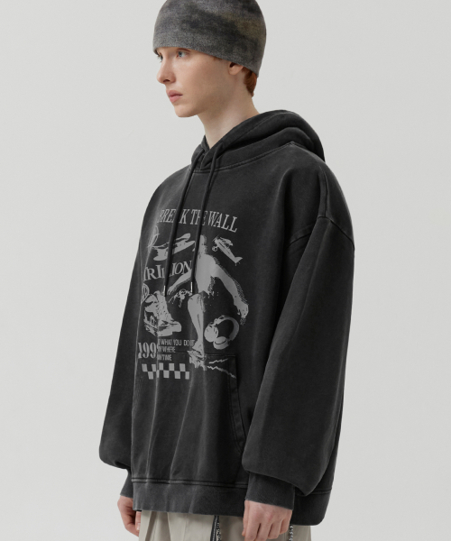 TRILLION(トリリオン)の「スケートボードピグメントグラフィックオーバーフィットフード(CHARCOAL)(パーカー・レディース・その他・SMALL/MEDIUM/LARGE/X-LARGE)」の2枚目の写真