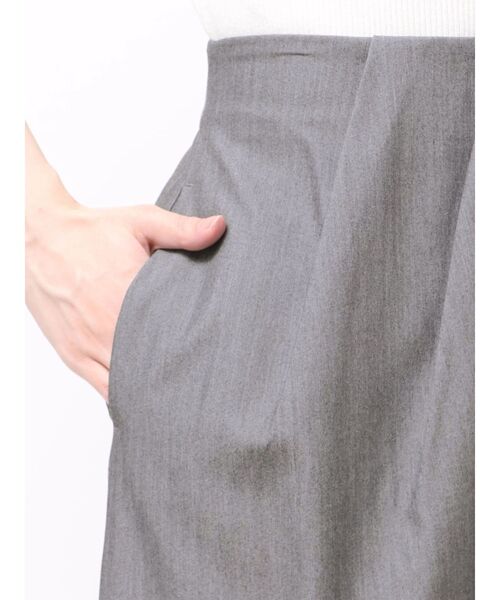 TONAL(トーナル)の「アシメベルトタックスカート(スカート・レディース・ベージュ/ブラウン/グレー・SMALL/MEDIUM)」の13枚目の写真
