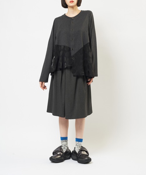 gomme(ゴム)の「ドットアシメカーディガン(カーディガン/ボレロ・レディース・ブラック/チャコールグレー・MEDIUM)」の21枚目の写真