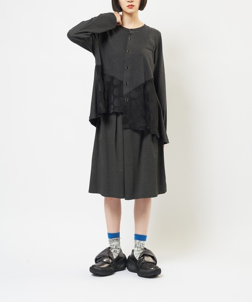 gomme(ゴム)の「ドットアシメカーディガン(カーディガン/ボレロ・レディース・ブラック/チャコールグレー・MEDIUM)」の22枚目の写真