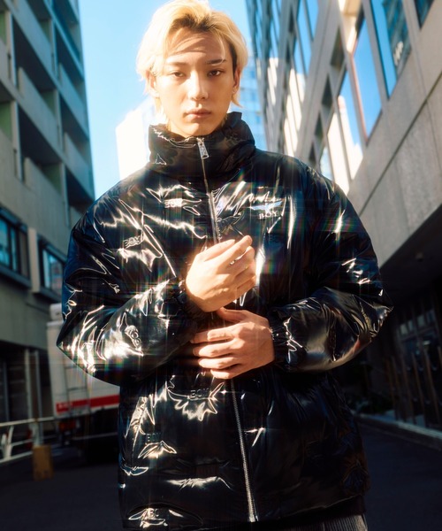 BOY LONDON（ボーイロンドン）の「【BOY LONDON】BOY LOGO GLOSSY DOWN BLOUSON BLACK（ダウンジャケット/コート・メンズ・ブラック・X-LARGE/MEDIUM）」の2枚目の写真
