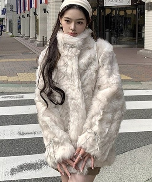 セール】【秋冬新作】リボンピン付きファーコート／ふわもこレディ