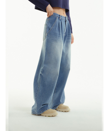 UNKNOWN PLANET（アンノウンプラネット）の「ツーピンタックワイドデニムパンツヴィンテージライトブルー（デニムパンツ）」