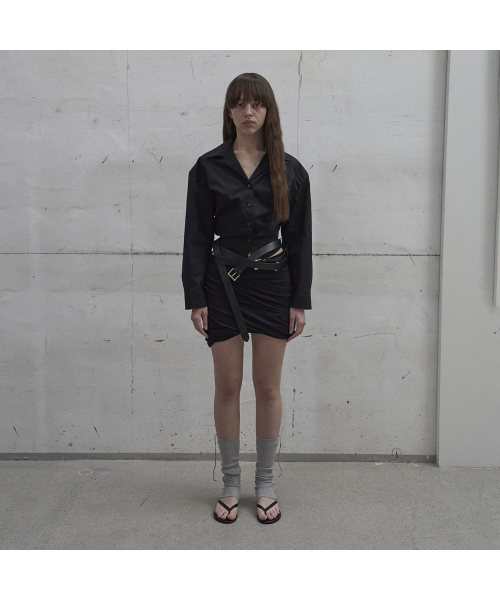 LCDC TM(エルシーディーシーティーエム)の「TWISTED MINI VOLUME SKIRT (BLACK)(スカート・レディース・ブラック・SMALL/MEDIUM)」の2枚目の写真