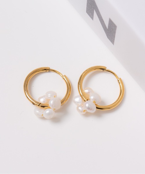Peony(ピオニー)の「【Peony/ピオニー】/2way 淡水パール フープピアス(ピアス(両耳用)・レディース・ゴールド/シルバー・FREE)」の2枚目の写真