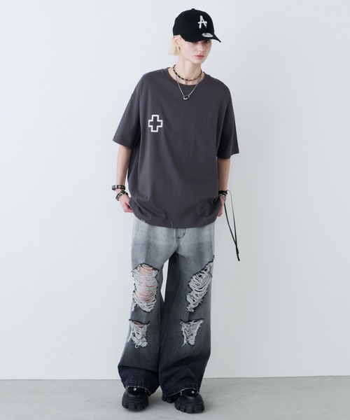AIVER（アイバー）の「AIVER　MED CROSS S/S TEE（Tシャツ/カットソー・メンズ・チャコールグレー/ブラック・LARGE/MEDIUM/SMALL）」の8枚目の写真