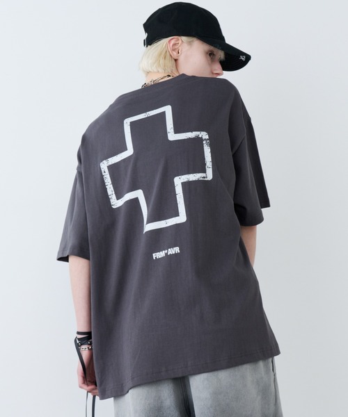 AIVER（アイバー）の「AIVER　MED CROSS S/S TEE（Tシャツ/カットソー・メンズ・チャコールグレー/ブラック・LARGE/MEDIUM/SMALL）」の3枚目の写真