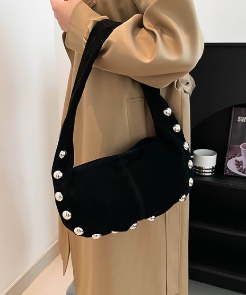 Vipoa(ヴィポア)の「Studs Hand bag(ハンドバッグ・レディース・イエロー/レッド/ブラウン/ブラック・FREE)」の2枚目の写真